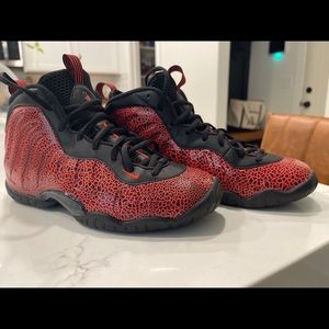 Deadstock Nike foamposite lava cracked one